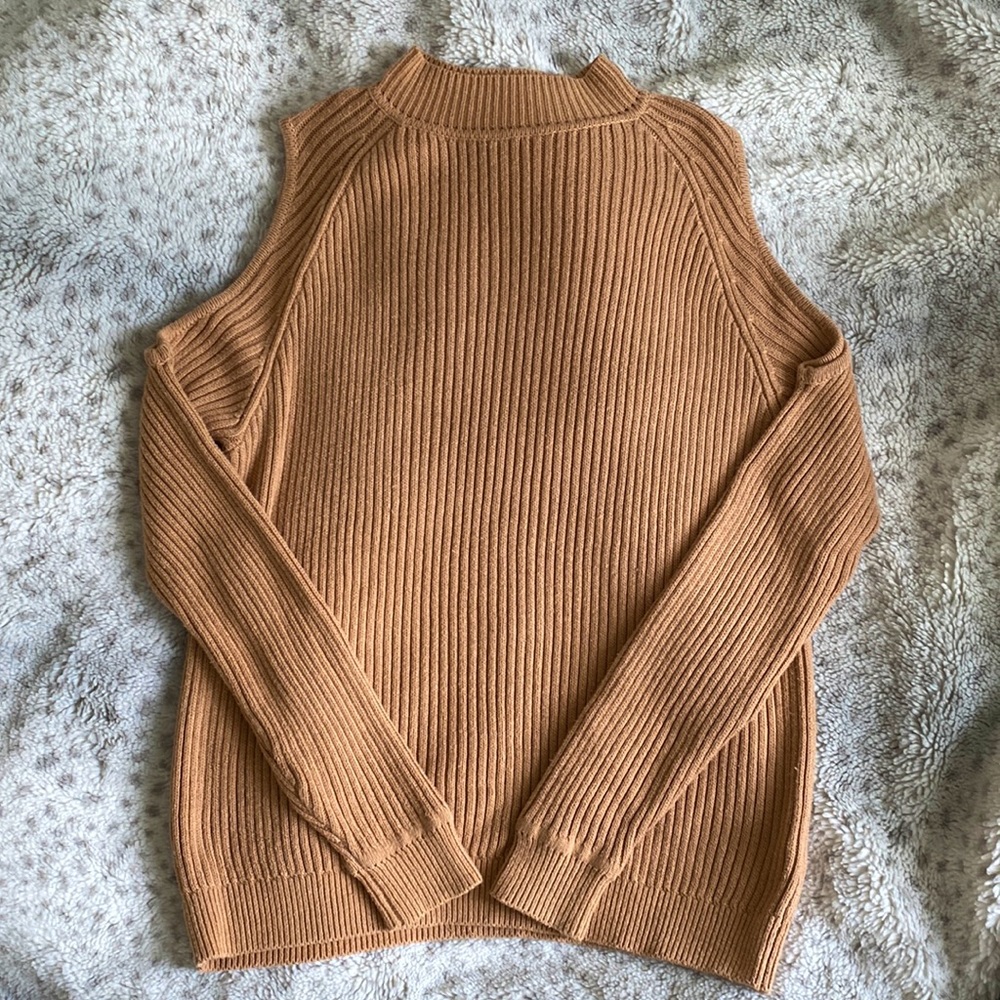H&M Divided Shoulder Cut-out Sweater